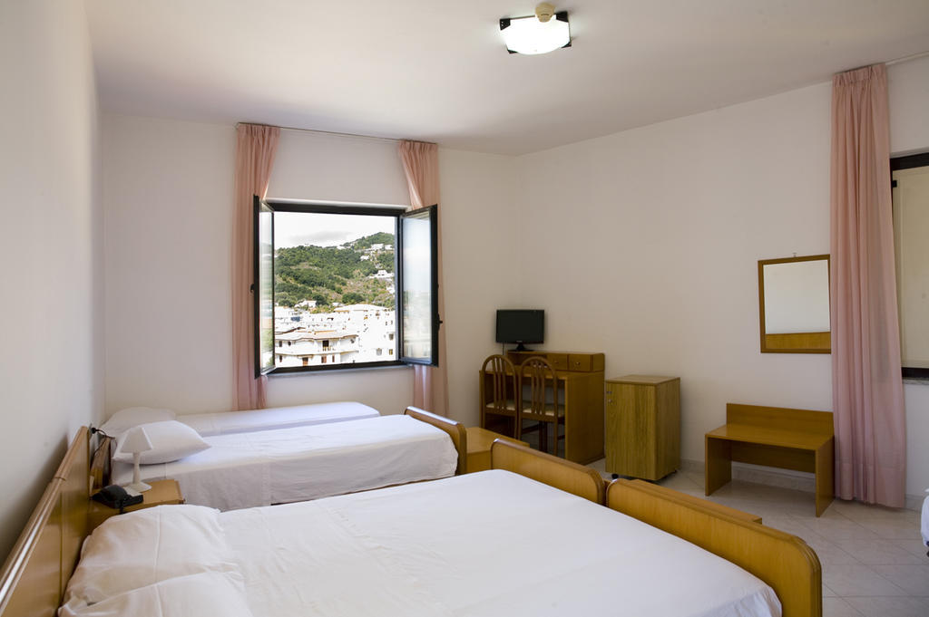 Hotel Vittoria Sapri Room photo